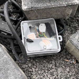 Electrical potting compound epoxy resin IP68 & IP69 up to 1000 volts 30kg colourless (transparent), waterproof for junction boxes, circuit boards, cable joints, etc.