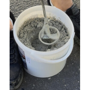 2K epoxy repair mortar for concrete, screed & floors with quartz - repair & patching 10 kg approx. RAL 9005 Black | DIPOXY